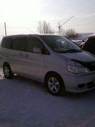 2000 Nissan Serena