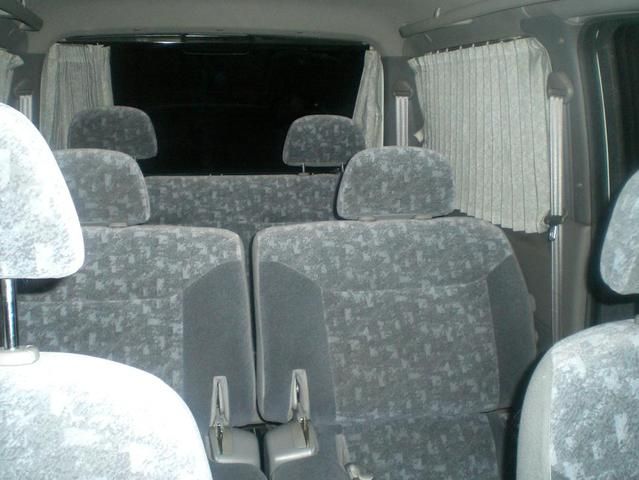 2000 Nissan Serena