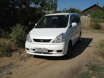 2000 Nissan Serena