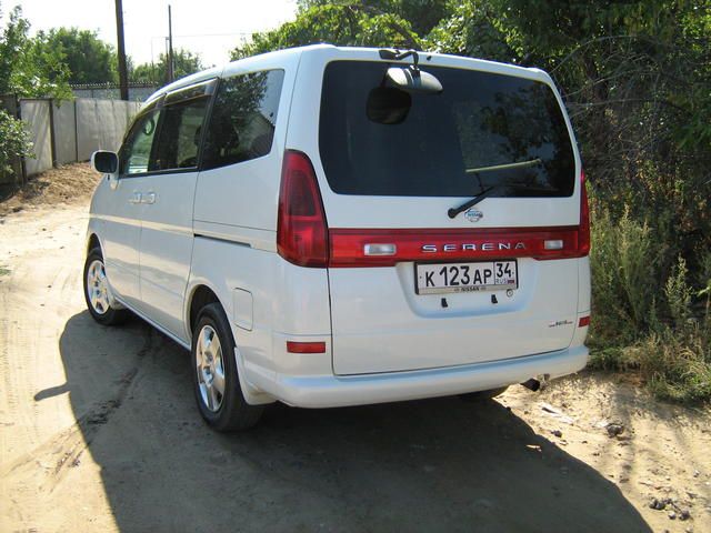 2000 Nissan Serena