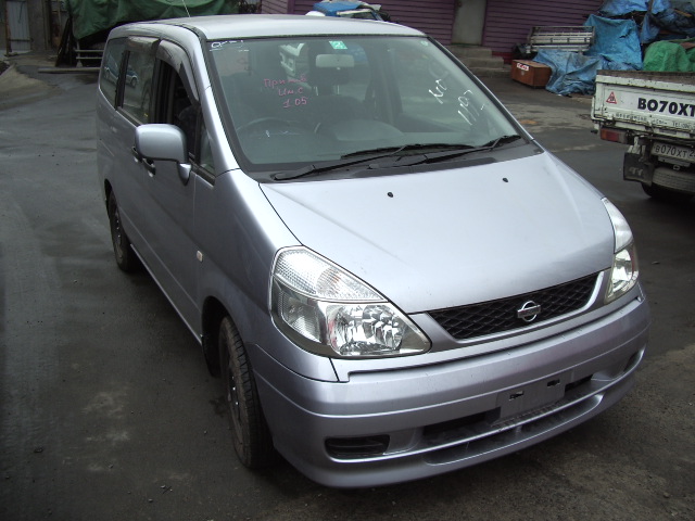 2000 Nissan Serena Photos