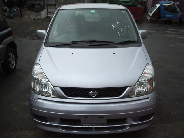 2000 Nissan Serena Pictures