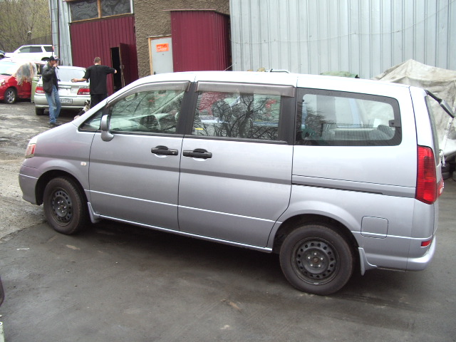 2000 Nissan Serena For Sale