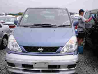 2000 Nissan Serena Pics