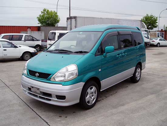 2000 Nissan Serena Pictures