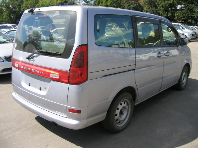 2000 Nissan Serena Photos