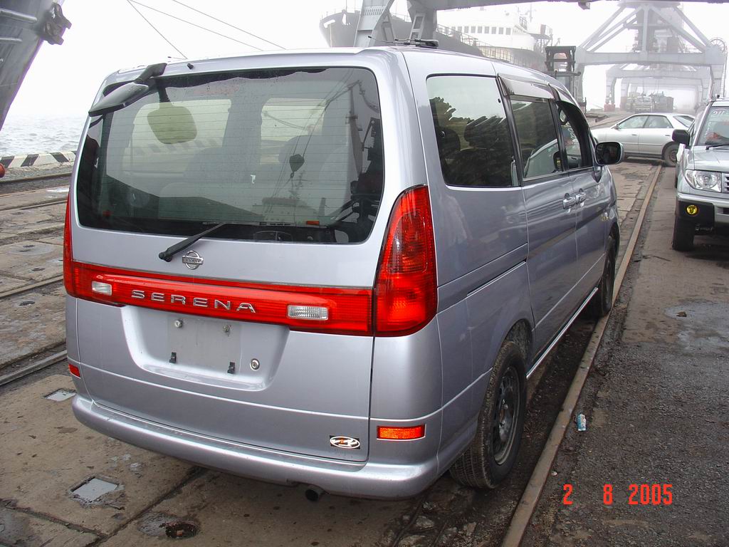 2000 Nissan Serena Pictures