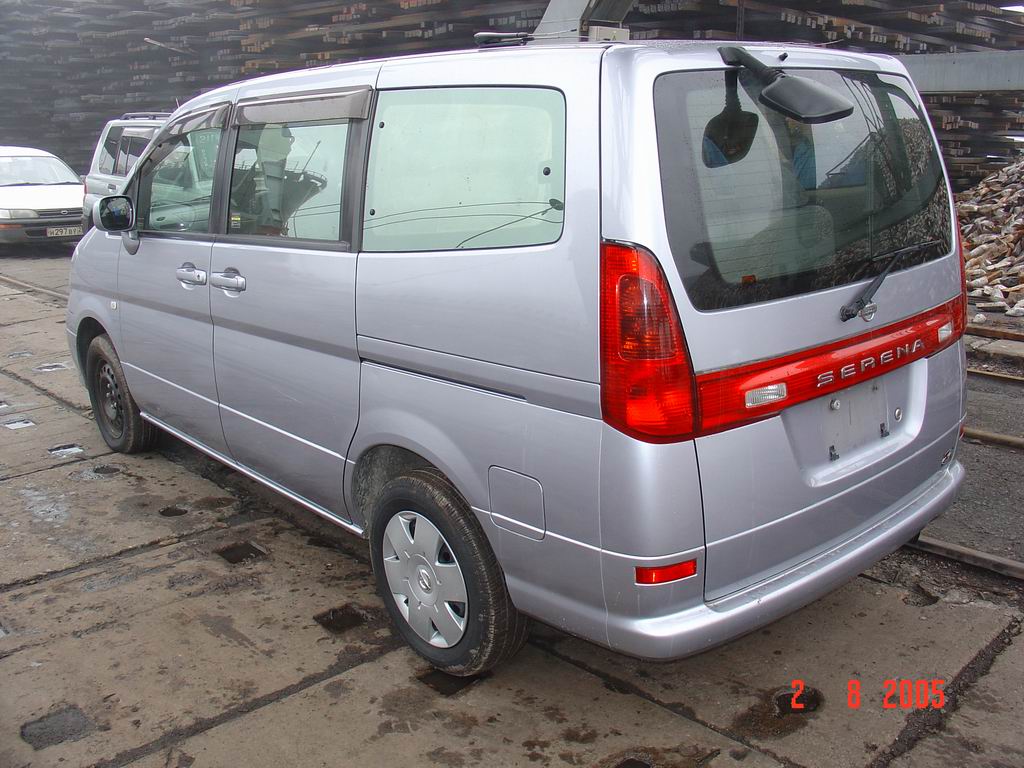 2000 Nissan Serena Photos