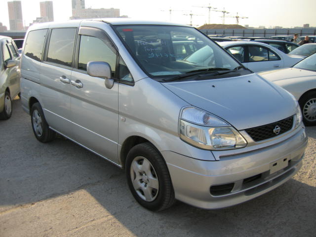 2000 Nissan Serena Photos