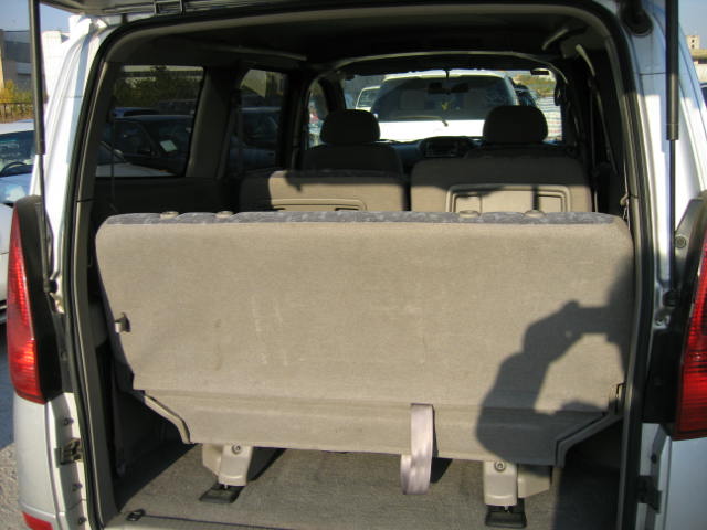 2000 Nissan Serena Images