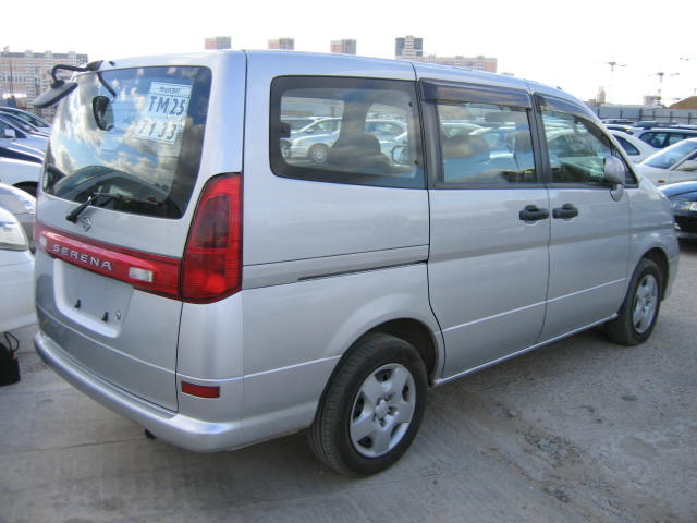 2000 Nissan Serena Pictures