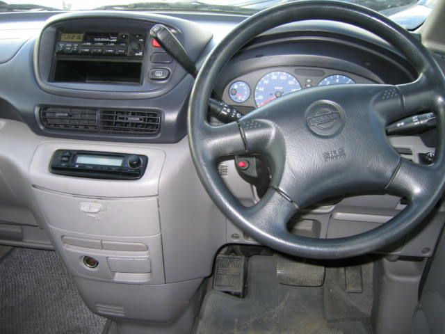 2000 Nissan Serena Photos