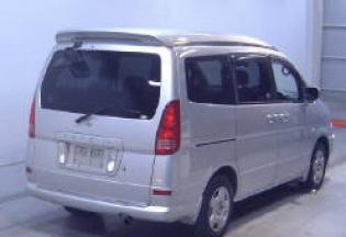 2000 Nissan Serena Photos