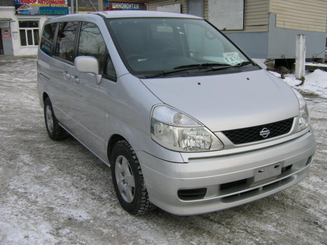 2000 Nissan Serena Pics