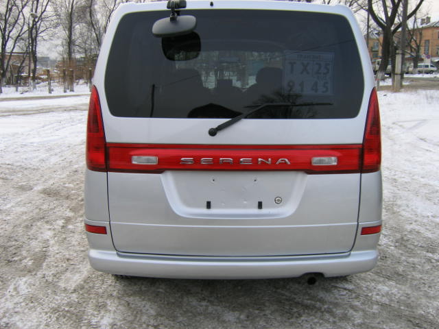 2000 Nissan Serena Pictures