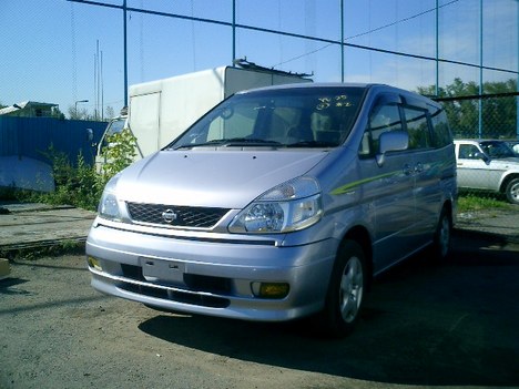 2000 Nissan Serena Pictures