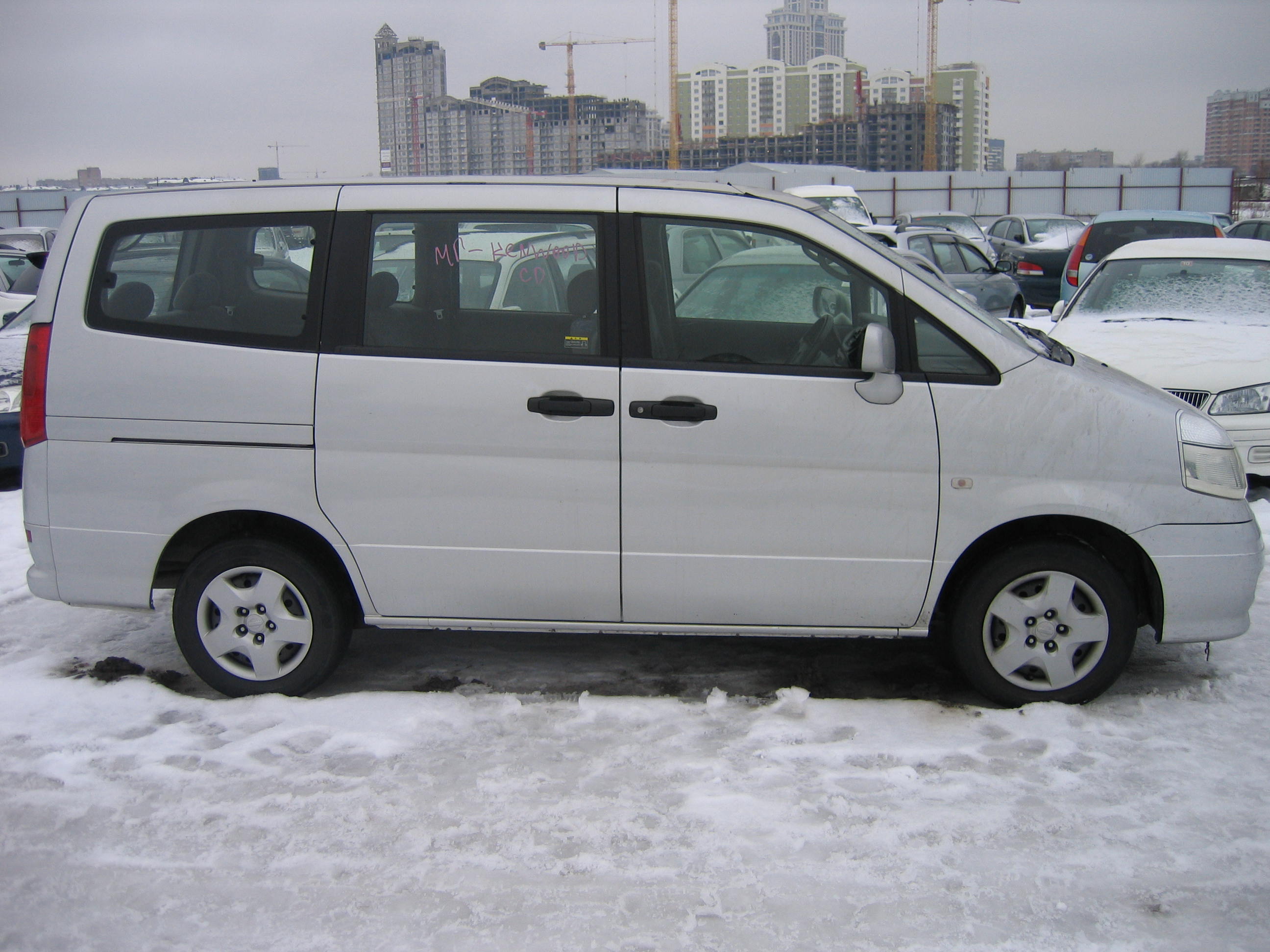 2000 Nissan Serena For Sale