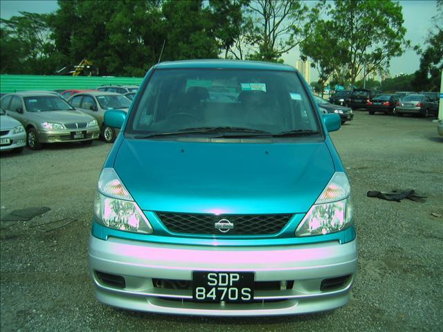 2000 Nissan Serena Pics