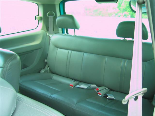 2000 Nissan Serena Photos