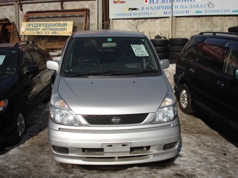 2000 Nissan Serena