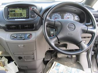 2000 Nissan Serena Pictures