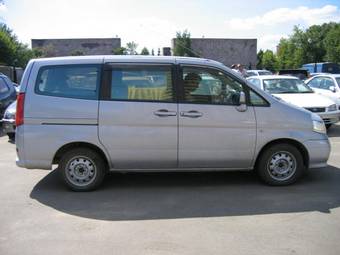 2000 Nissan Serena Photos
