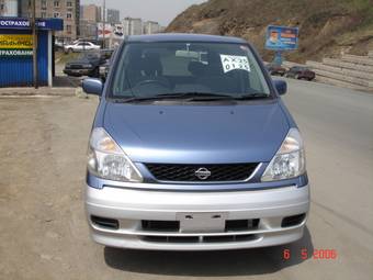 2000 Nissan Serena Photos