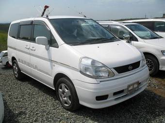 2000 Nissan Serena Photos