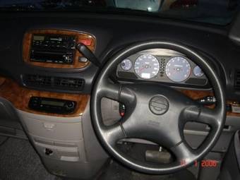 2000 Nissan Serena Pictures