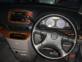 2000 Nissan Serena Pictures