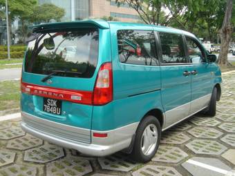 2000 Nissan Serena Photos