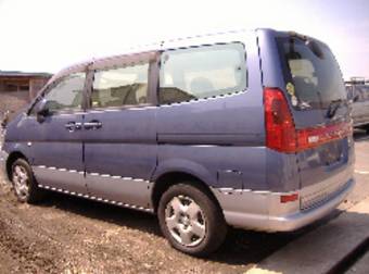 2000 Nissan Serena Pictures