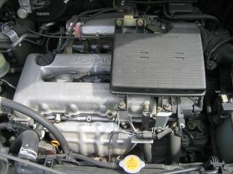 2000 Nissan Serena Pictures