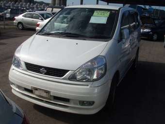 2000 Nissan Serena Pictures