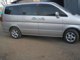 2000 Nissan Serena Photos