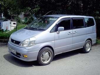 2000 Nissan Serena Pictures