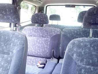 2000 Nissan Serena Pictures