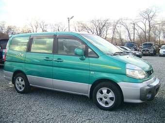 2000 Nissan Serena Photos