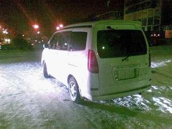 2000 Nissan Serena Pictures