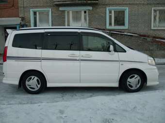 2000 Nissan Serena Pics