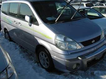 2000 Nissan Serena Photos