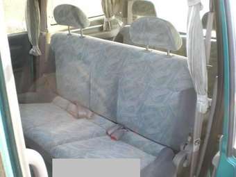 2000 Nissan Serena Wallpapers