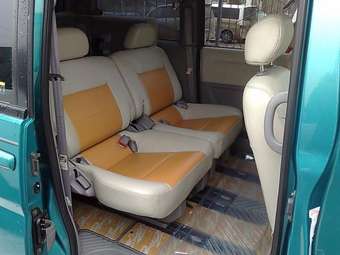 2000 Nissan Serena Pictures