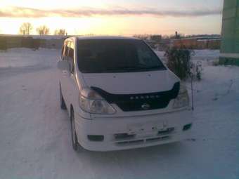 2000 Nissan Serena Photos