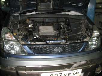 2000 Nissan Serena Images