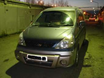 2000 Nissan Serena Pics