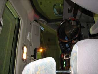 2000 Nissan Serena Pictures