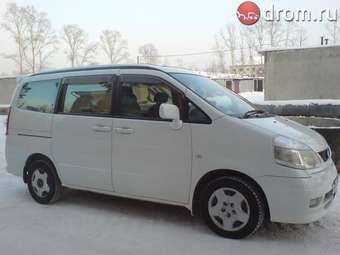 2000 Nissan Serena