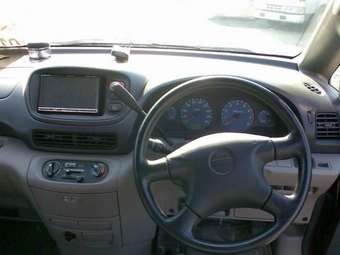 2000 Nissan Serena For Sale