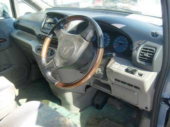 2000 Nissan Serena Pictures